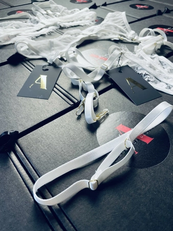 Komplet bielizny damskiej z pasem do pończoch Aludra