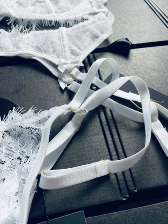 Komplet bielizny damskiej z pasem do pończoch Aludra