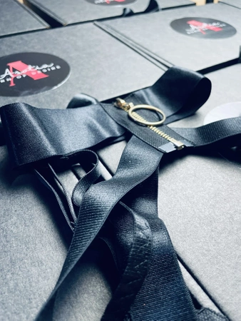 Komplet bielizny damskiej z pasem do pończoch Avior