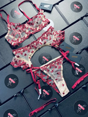 Komplet bielizny damskiej z pasem do pończoch Alsephina